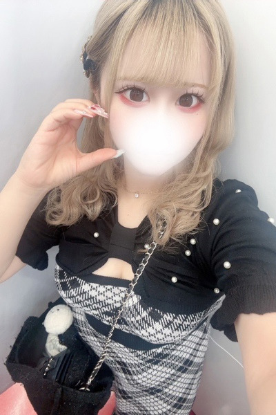 小鳥遊 もえ