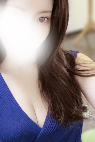 三上 るな