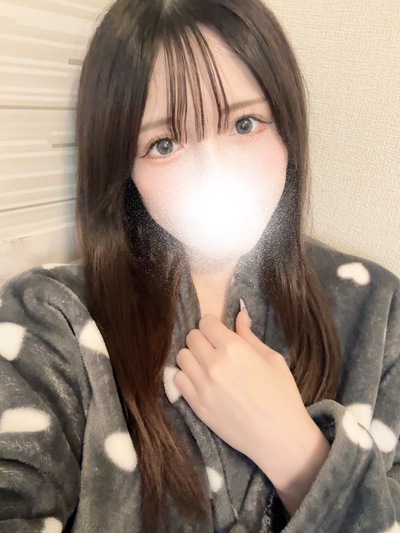 つきな