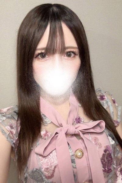 つきな