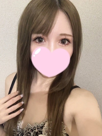 つきな
