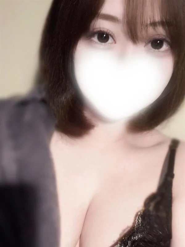 真島 ちゃみ